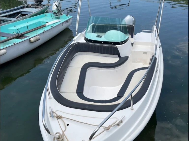 Boat rental kruger STELLA 475 STELLA 475 in Aix-les-Bains on Samboat