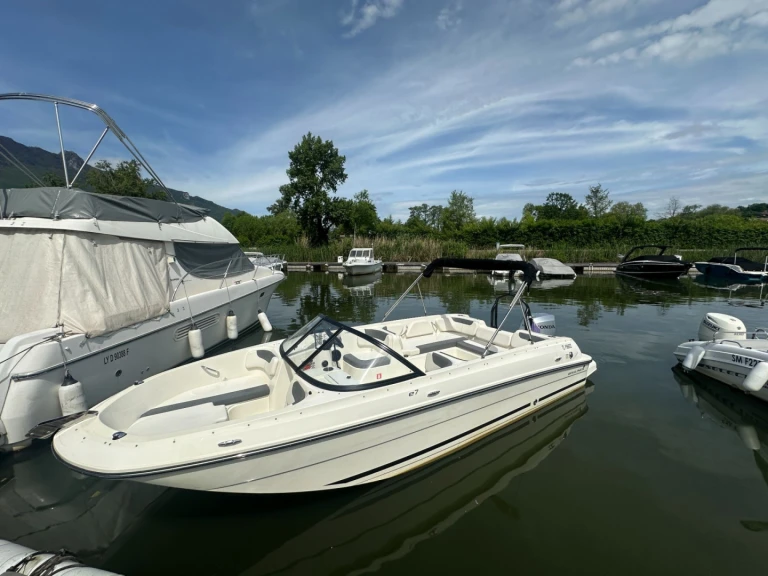 Motorboat for rent Viviers-du-Lac at the best price
