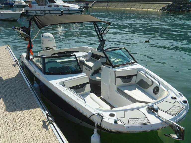 Rent a Four Winns HD 200 OB Aix-les-Bains