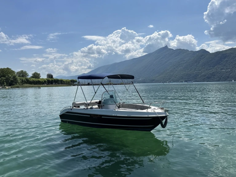 Motorboat rental with or without captain Marinello Aix-les-Bains