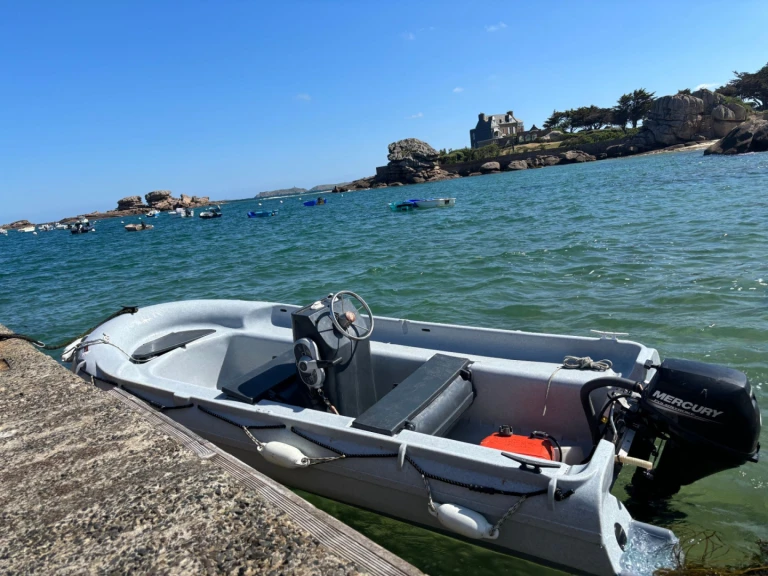 Yacht charter Trégastel cheap FUN YAK 13 SECU