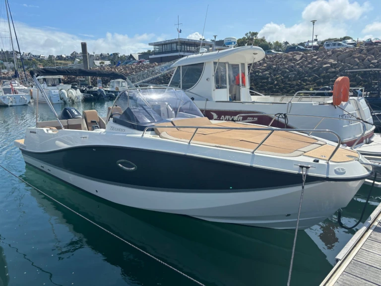 Rent a Quicksilver QUICKSILVER 755 ACTIV SUNDECK Trébeurden