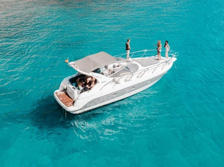 Bareboat Rental Motorboat Sessa Marine Oyster with a boat licence