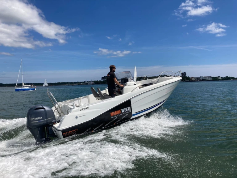 Bareboat Rental Motorboat Jeanneau with a boat licence