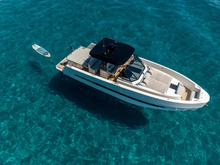 Rent a MEDYACHT MED 42 Saint-Tropez