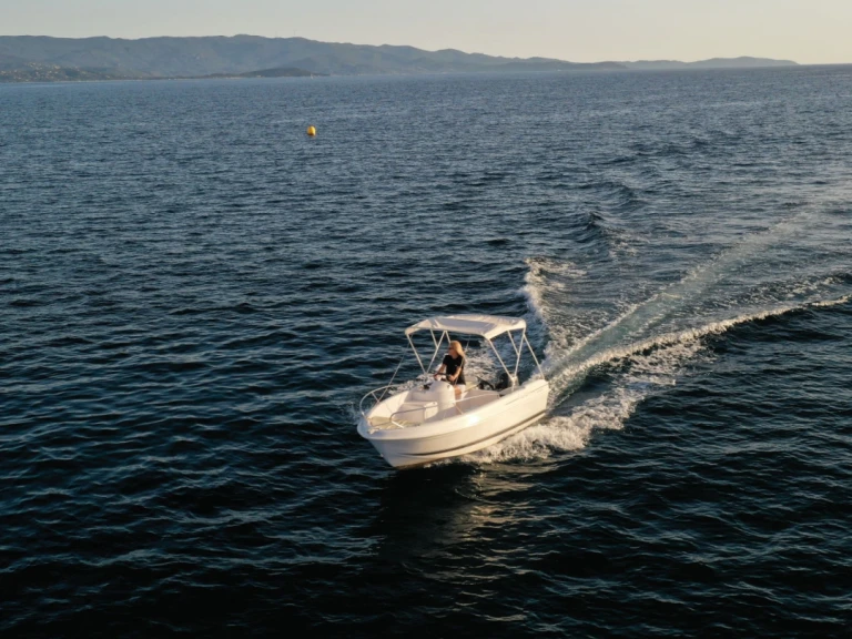 Boat rental B2 Marine CAP FERRET 472 SUNDECK in Ajaccio on Samboat