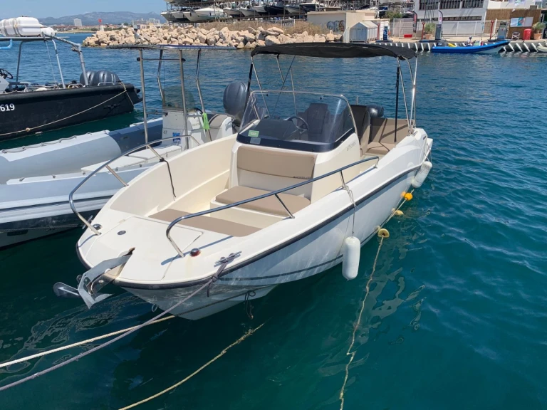 Motorboat rental with or without captain Quicksilver Marseille
