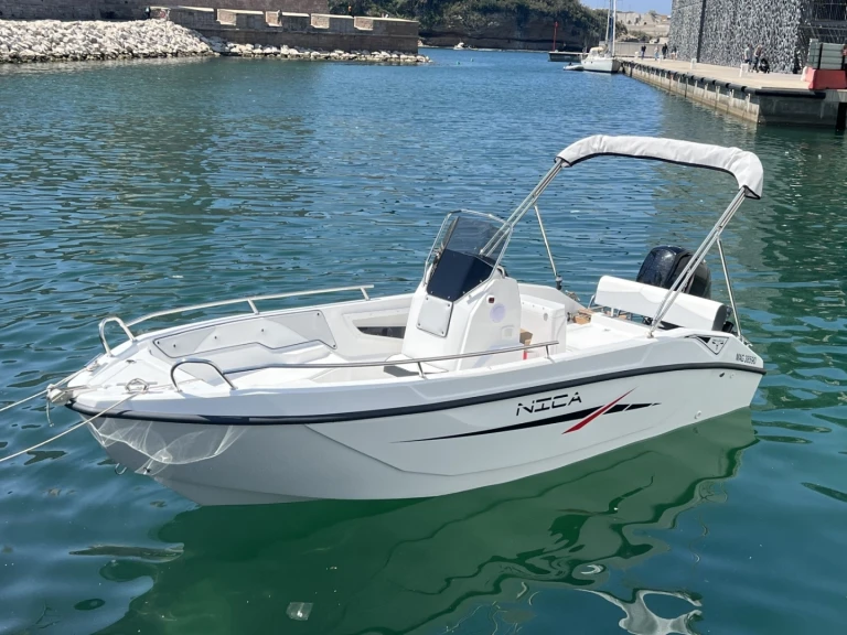 Quicksilver Quicksilver 555 Activ Open in Marseille on SamBoat