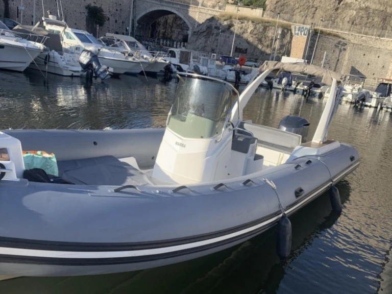 Rent a Quicksilver Activ 605 Sundeck Marseille