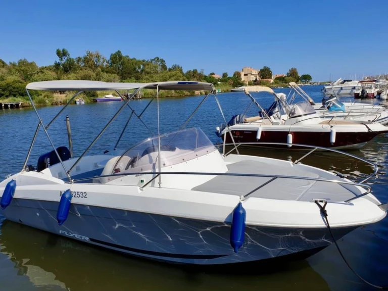 Yacht charter Saint-Florent cheap Flyer 650 Sun Deck