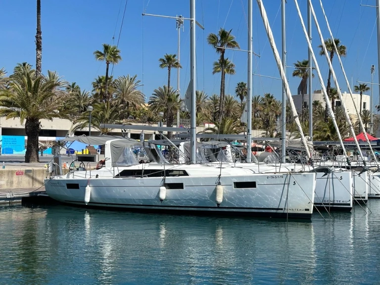 Sailboat rental in Cambrils - Bénéteau Oceanis 41.1