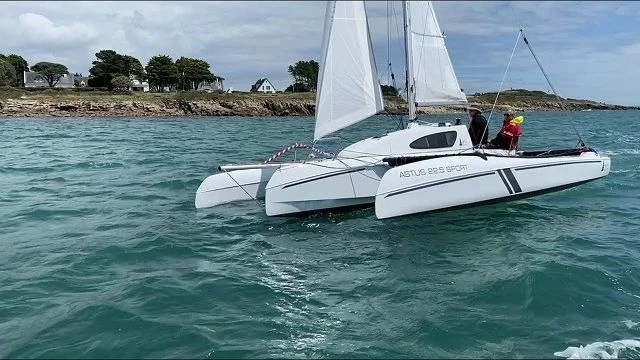 Rent a ASTUS BOATS ASTUS 22.5 La Trinité-sur-Mer