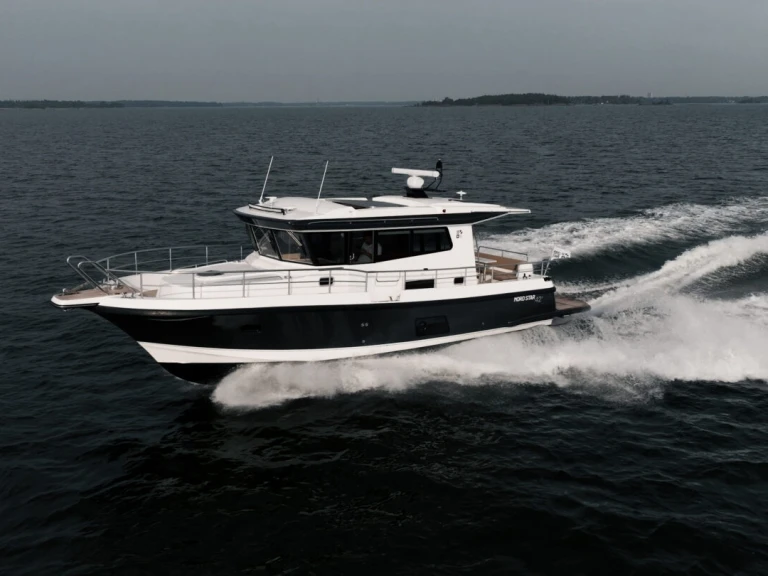Bareboat Rental Motorboat NORD STAR with a boat licence