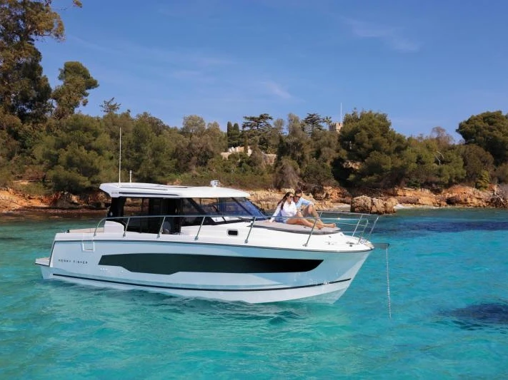 Jeanneau Merry Fisher 1095 in La Trinité-sur-Mer on SamBoat