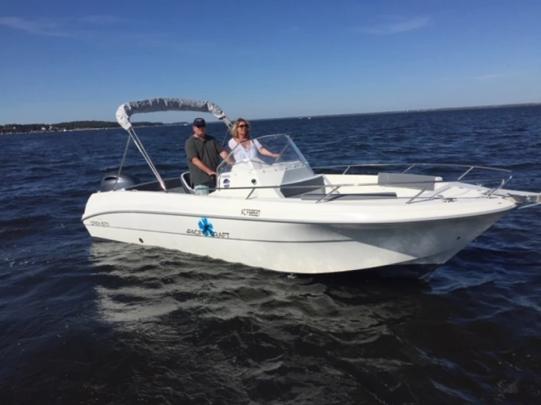 Motorboat for rent Piraillan at the best price