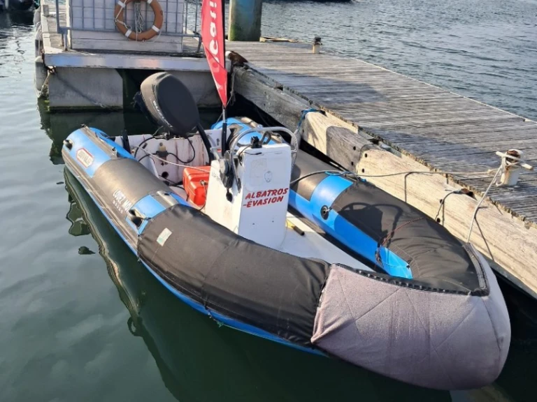 Yacht charter Port-Louis cheap Pro 5.5