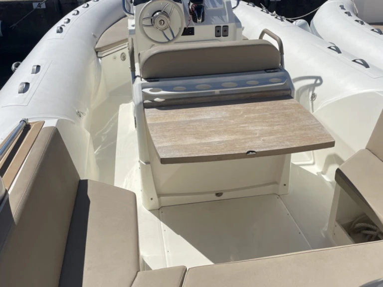Bareboat Rental RIB Capelli with a boat licence