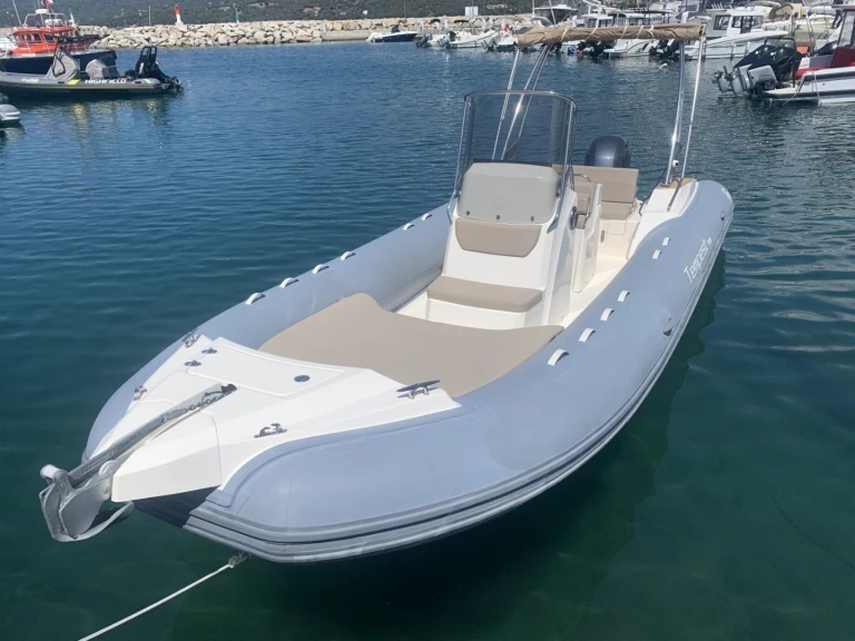 Boat rental Capelli Capelli 700 Sun in Propriano on Samboat