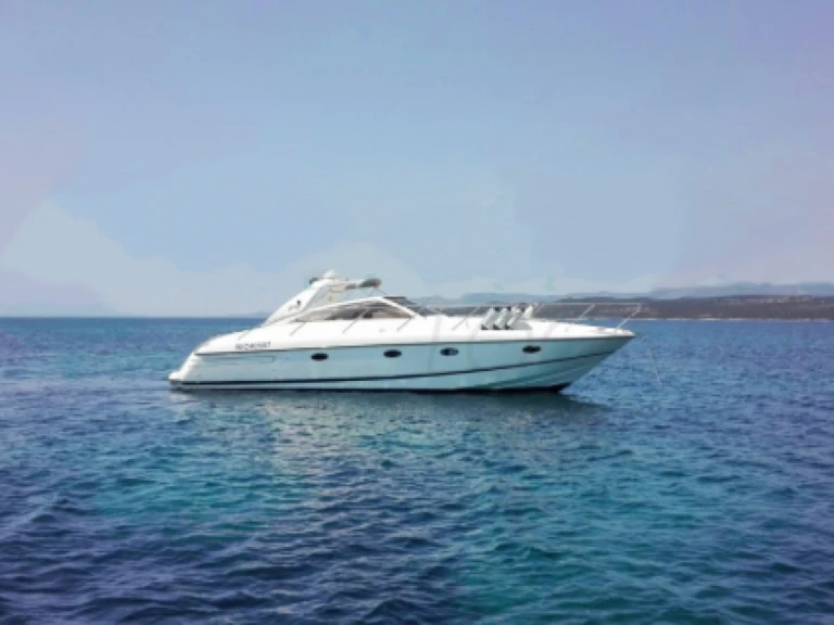 Bareboat Rental Motorboat Princess with a boat licence