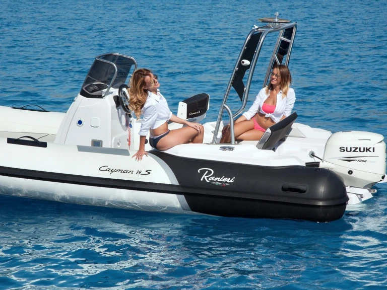 Rent a Ranieri cayman 19 Porto-Vecchio
