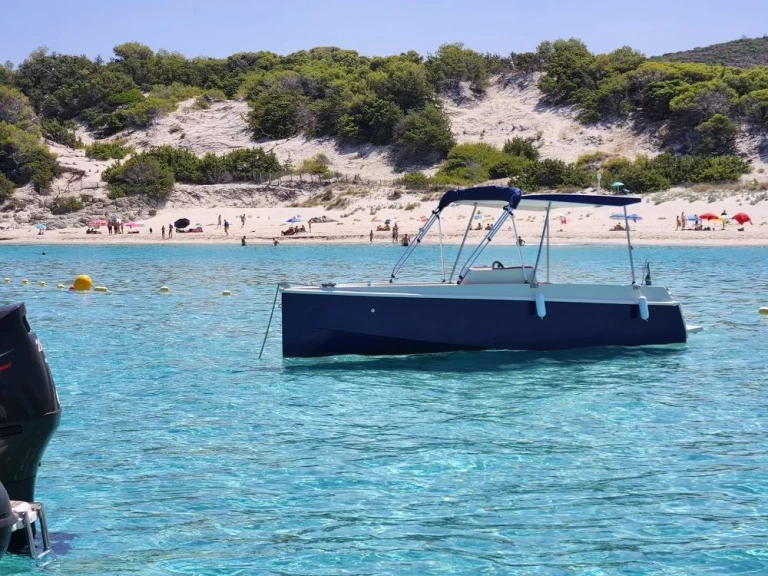 Bareboat Rental Motorboat ALIZE ELECTRONIQUE with a boat licence