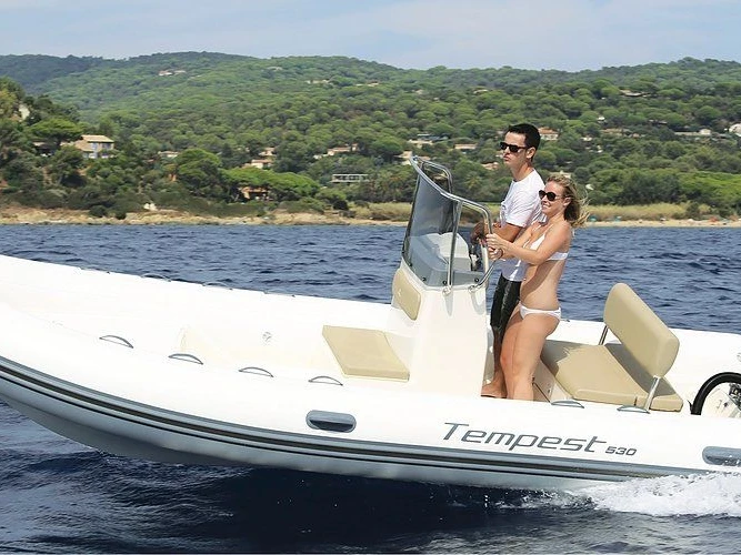 Rent a Capelli Tempest 530 Porto-Vecchio