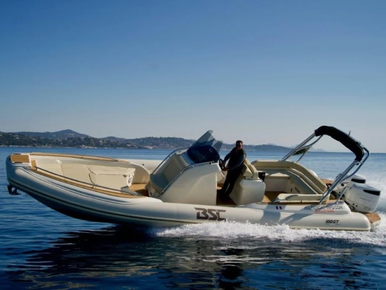 Motorboat for rent Cogolin at the best price