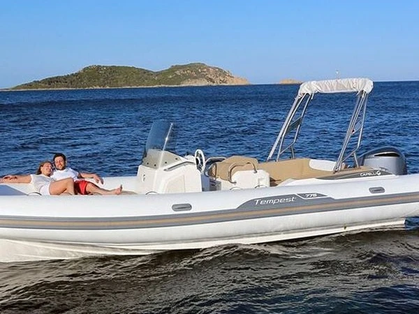 Yacht charter Saint-Florent cheap Tempest 775