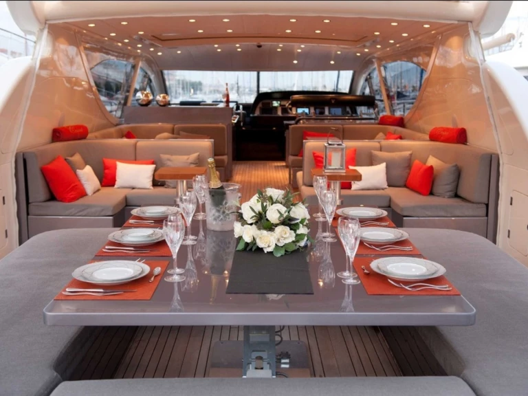 Bareboat Rental Luxury Yacht Leopard with a boat licence