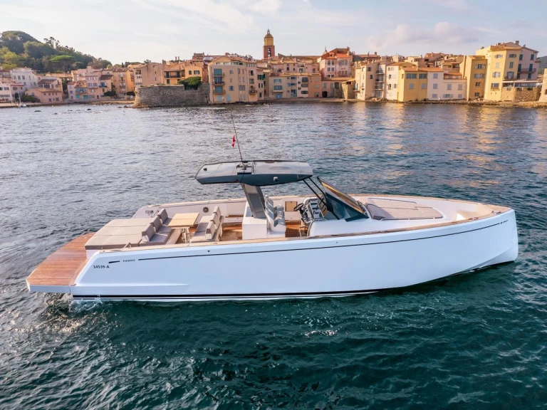 Luxury Yacht rental in Beaulieu-sur-Mer - Pardo Yachts Pardo 43