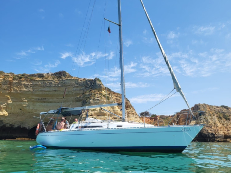 Yacht charter Ferragudo cheap SIGMA 33