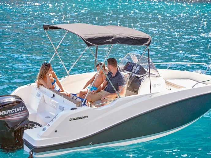 Yacht charter Antibes cheap Activ 555 Open