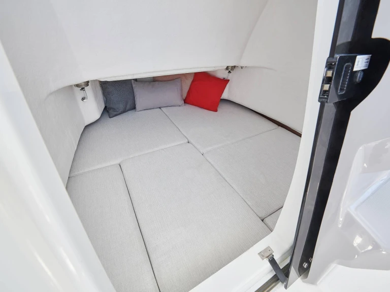 Bareboat Rental Motorboat Jeanneau with a boat licence