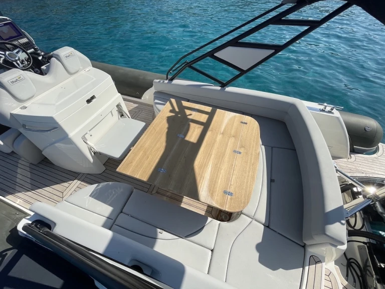 Rent a Bwa SPORT 33 Marine de Sant'Ambrogio