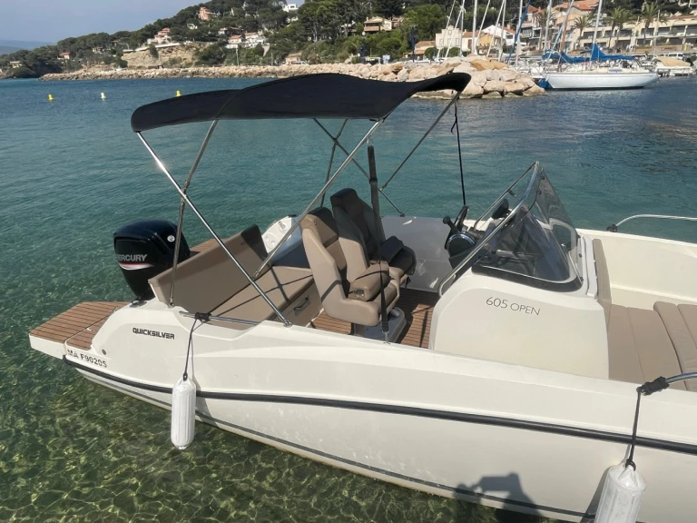 Motorboat rental with or without captain Quicksilver La Madrague