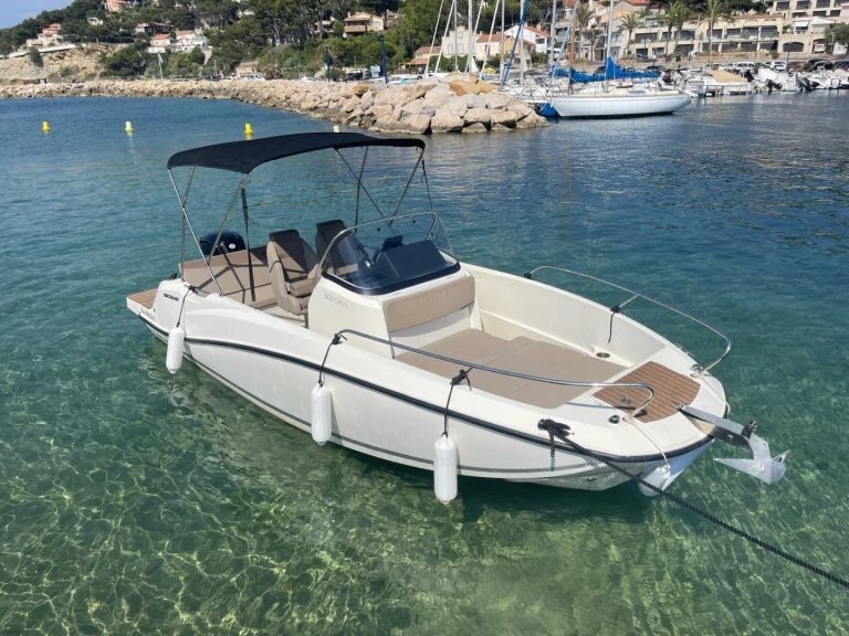 Bareboat Rental Motorboat Quicksilver with a boat licence