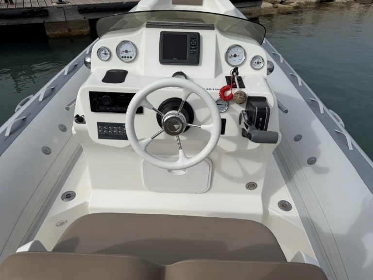 Boat rental Master Master 699 in La Madrague on Samboat