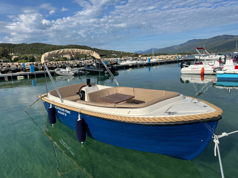 Bareboat Rental Motorboat kruger with a boat licence