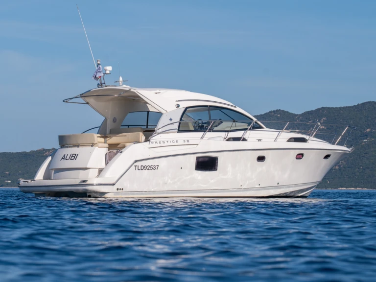 Motorboat rental with or without captain Jeanneau Porto Pollo