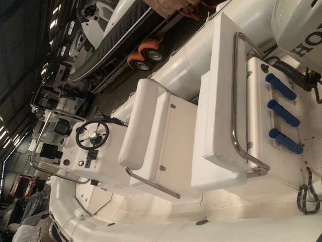 Zodiac 530 FB charter bareboat or captained in  Bénodet