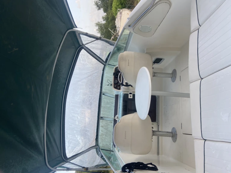 Motorboat rental with or without captain Jeanneau Bénodet