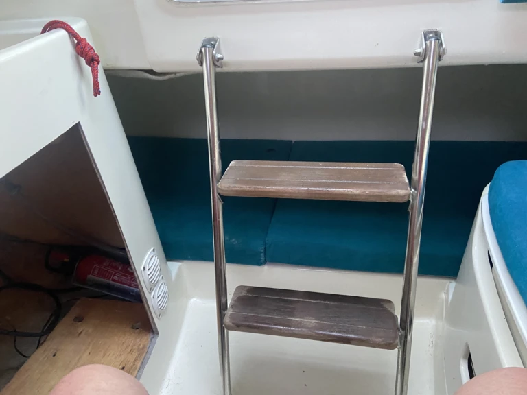 Bareboat Rental Motorboat Jeanneau with a boat licence