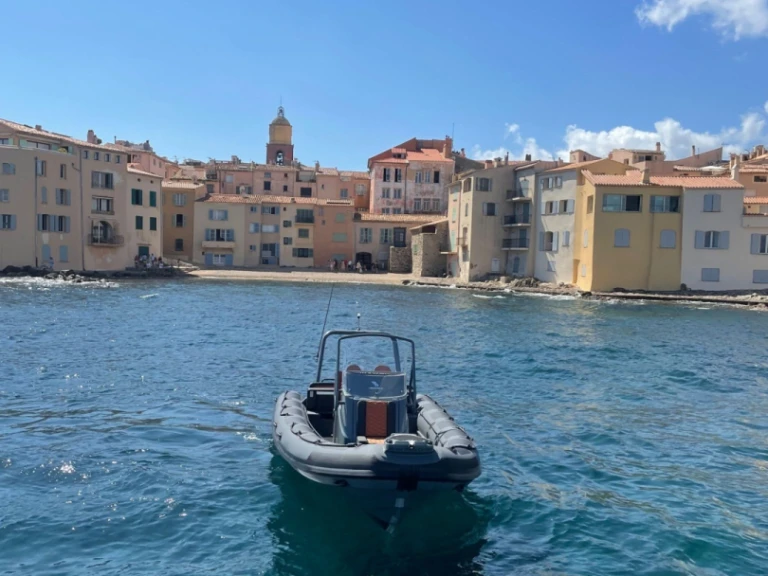 Highfield HIGHFIELD 700 in Port Grimaud on SamBoat