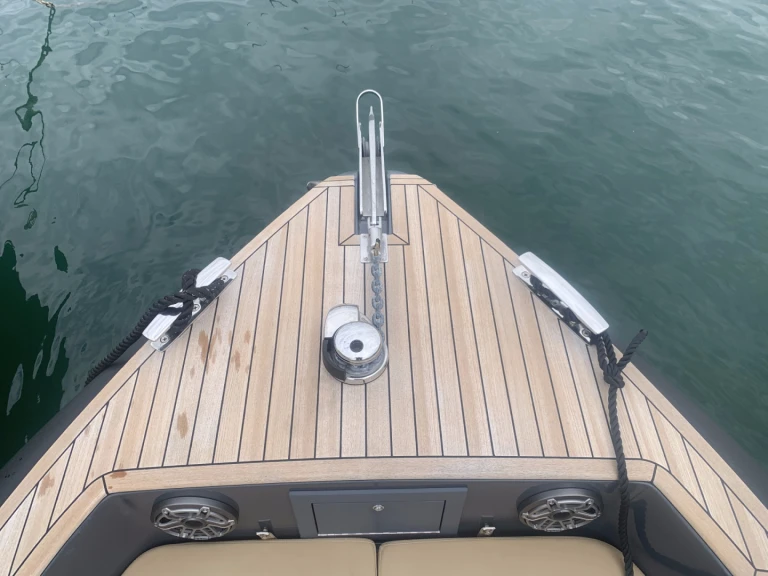Scanner Envy 1100 in Port Grimaud on SamBoat