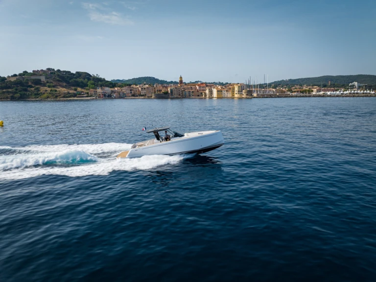 Rent a Pardo Yachts Pardo 38 Port Grimaud
