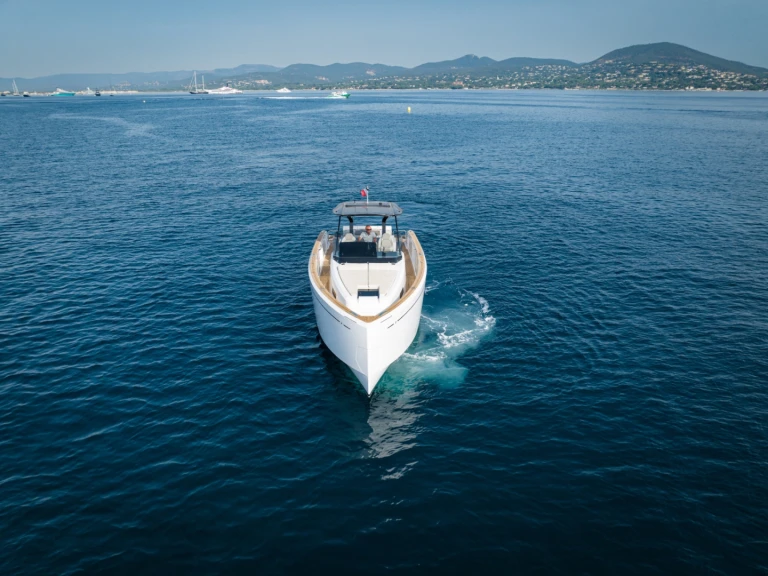 Yacht charter Port Grimaud cheap Pardo 38