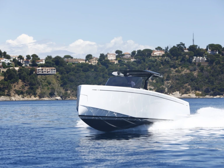 Motorboat for rent Port Grimaud at the best price