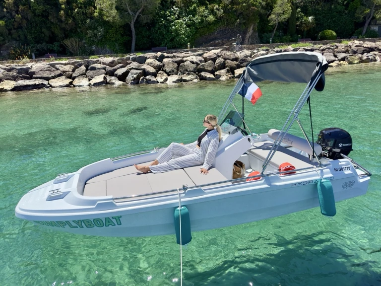 Bareboat Rental Motorboat ROTO with a boat licence