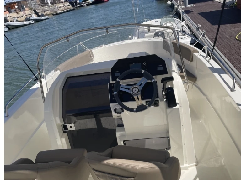 Motorboat for rent Palavas-les-Flots at the best price