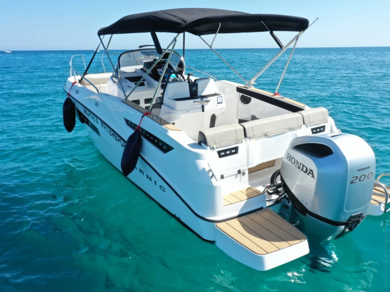 Bareboat Rental Motorboat Karnic with a boat licence